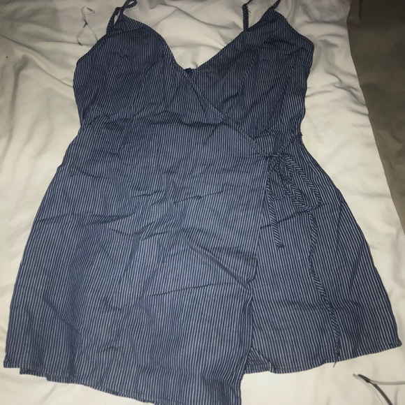 Self tie wrap striped romper - Picture 2 of 6